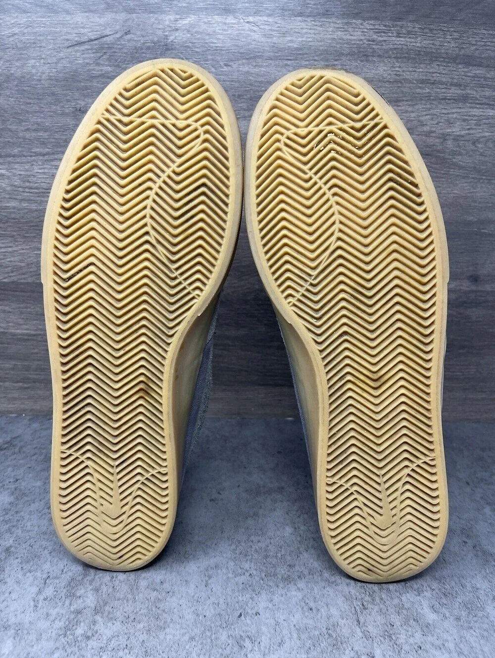 Nike SB Shane Size 11 Mens Grey Gum Suede Skate Shoes Zoom Air BV0657-001